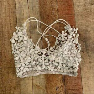 Free People Intimately womens size small white Flower lace bralette